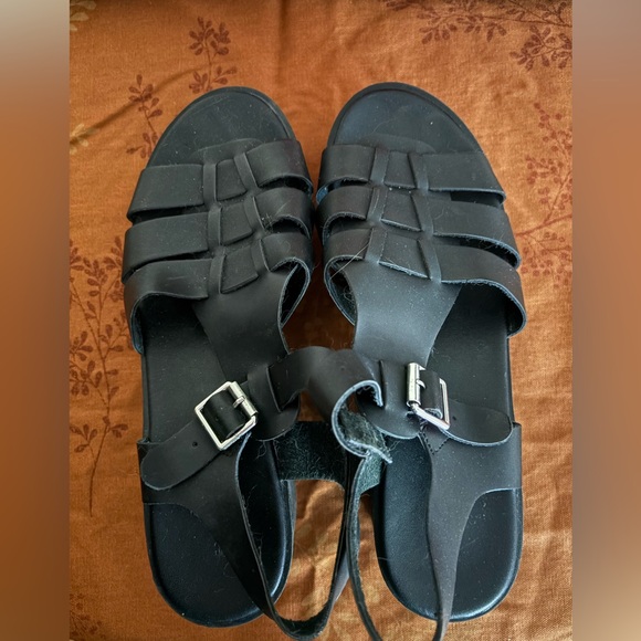 Forever 21 Black Women's Sandals with Buckle Straps - Picture 1 of 4